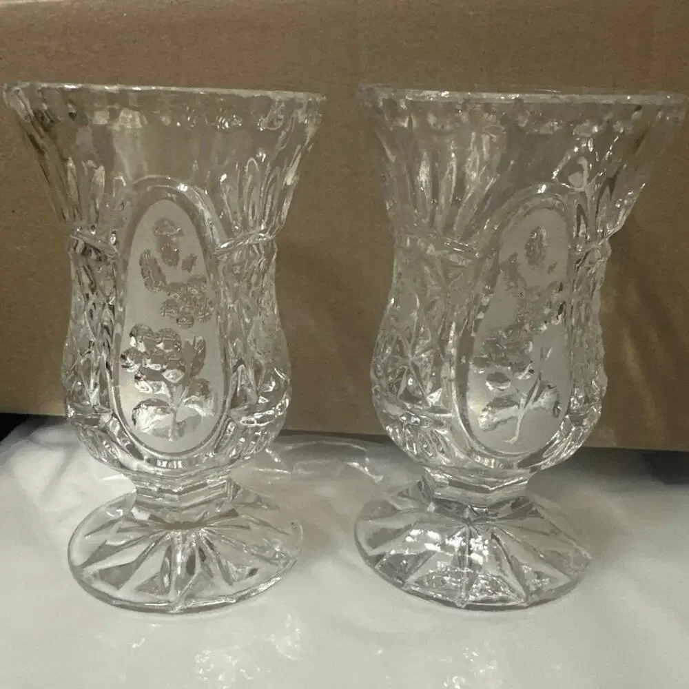 Set of 2 Zajecar cut crystal bud vases from Collectors Crystal Galleries line 5”